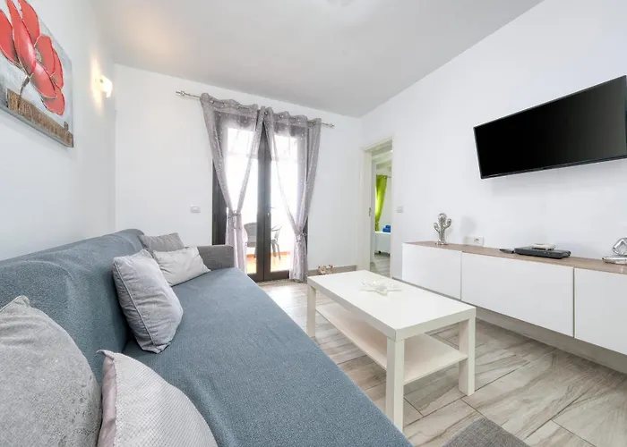 Bungalow La Marisma - 600M To The Beach By Lanzarote Vacation Homes * Puerto del Carmen (Lanzarote)