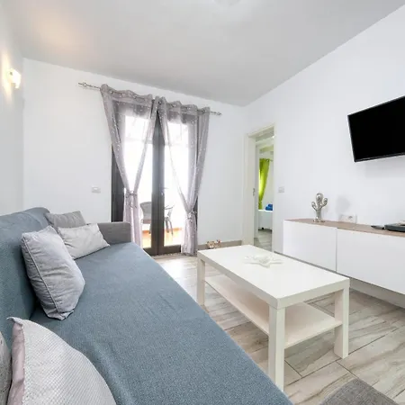 La Marisma - By Lanzarote * بويرتو ذيل كارمين